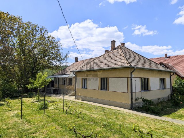 Eladó családi ház, Csőváron 59.9 M Ft, 4 szobás