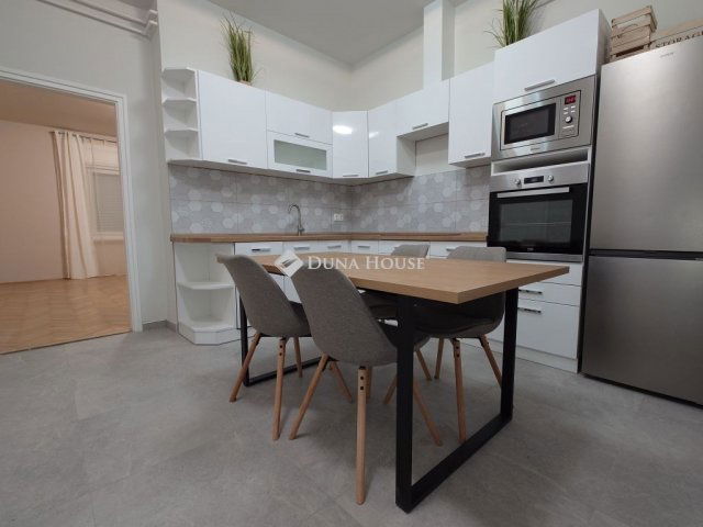 Kiadó téglalakás, albérlet, Kecskeméten 200 E Ft / hó