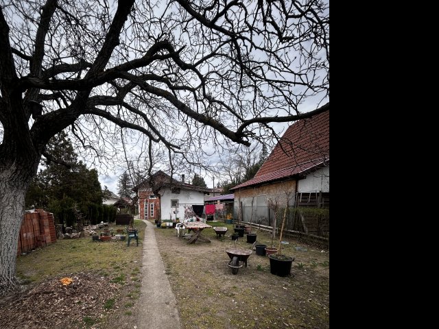 Eladó családi ház, Szegeden 40 M Ft, 4 szobás