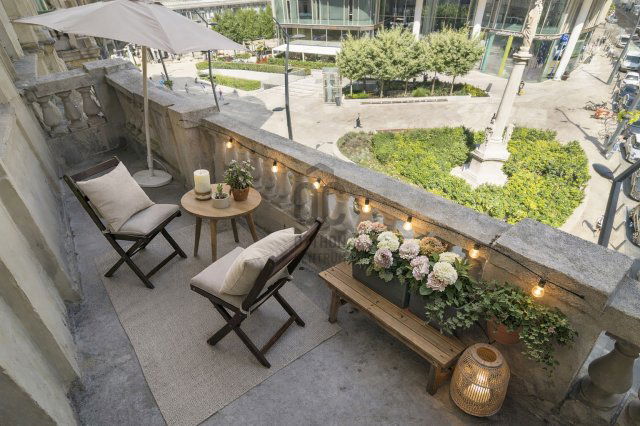 Eladó téglalakás, Budapesten, V. kerületben, Szervita téren