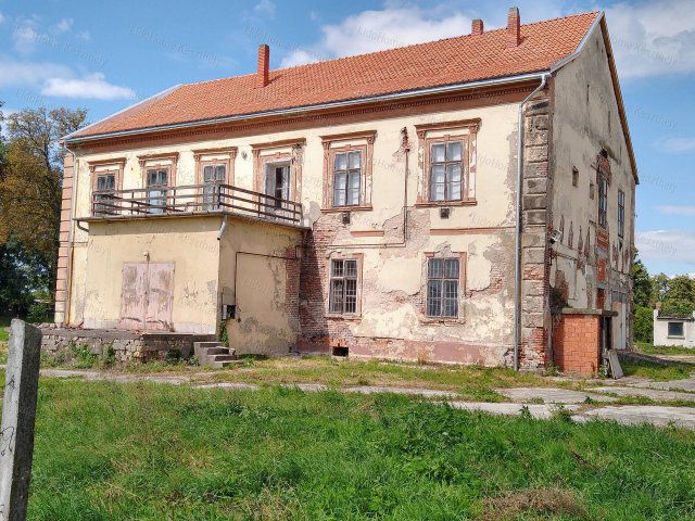 Eladó családi ház, Nagykanizsán 105 M Ft, 10 szobás