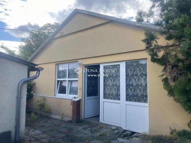 Eladó üzlethelyiség, Lovasberényben 29.9 M Ft