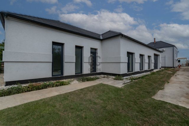 Eladó családi ház, Székesfehérvárott 130 M Ft, 4 szobás