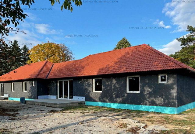 Eladó ikerház, Csobánkán 114 M Ft, 4 szobás