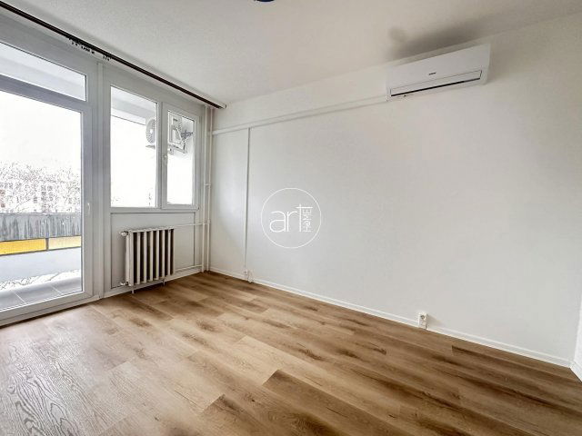 Kiadó téglalakás, albérlet, Szegeden, Csanádi utcában