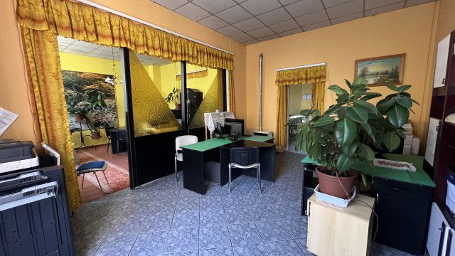 Eladó iroda, Baján 102 M Ft, 6 szobás / költözzbe.hu