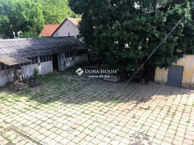 Eladó ipari ingatlan, Devecseren 106 M Ft / költözzbe.hu