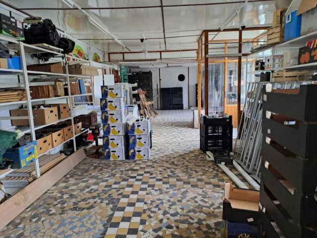 Eladó családi ház, Kunbaján 6 M Ft, 1 szobás