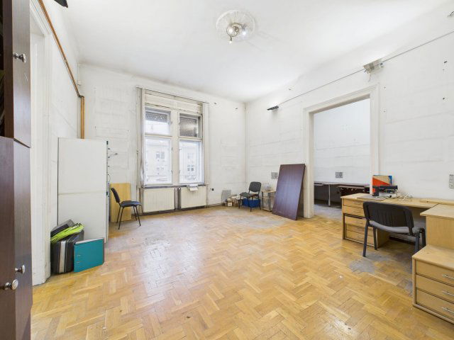 Eladó téglalakás, Budapesten, XIII. kerületben, Váci úton