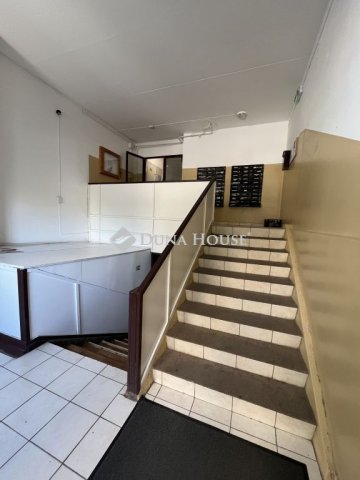 Eladó panellakás, Veszprémben 51.9 M Ft, 2 szobás