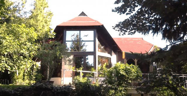 Eladó családi ház, Pécsett 125 M Ft, 4+2 szobás