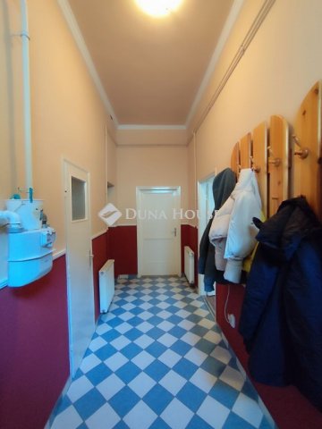 Eladó téglalakás, Sopronban 58 M Ft, 3 szobás