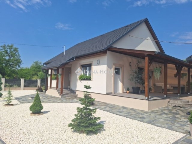 Eladó mezogazdasagi ingatlan, Kerekegyházán 180 M Ft, 3 szobás