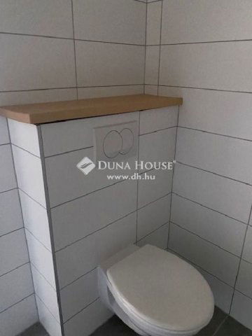 Eladó téglalakás, Orfűn 65 M Ft, 1 szobás