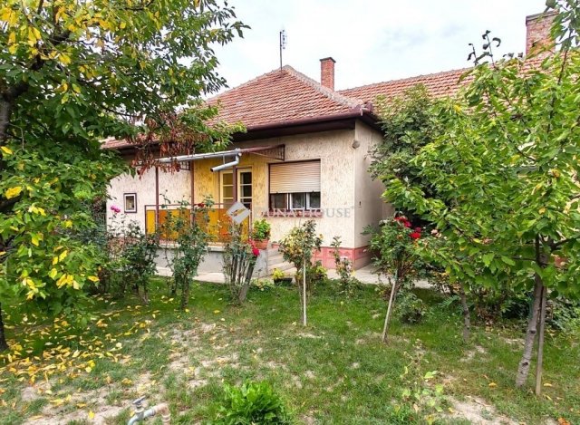 Eladó családi ház, Békésen 42.9 M Ft, 3 szobás