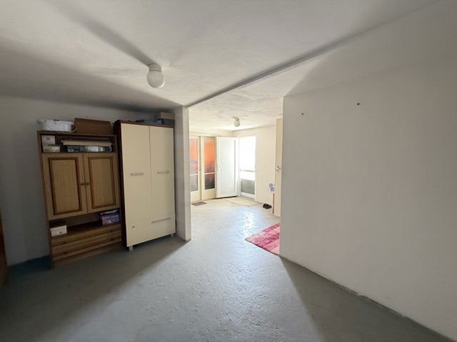 Eladó családi ház, Pécsett 115 M Ft, 3 szobás