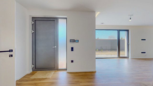 Eladó családi ház, Debrecenben 230 M Ft, 5 szobás