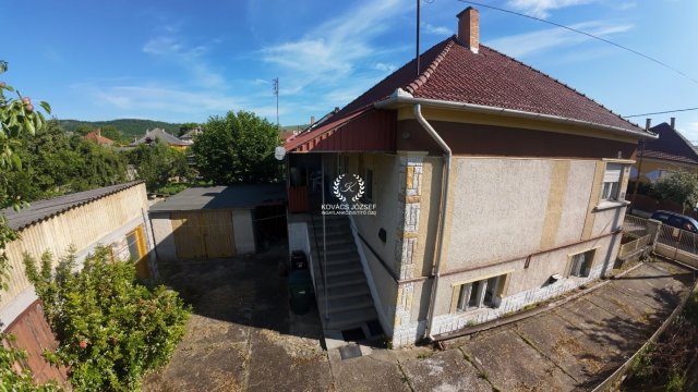 Eladó családi ház, Ózdon 7.5 M Ft, 3 szobás