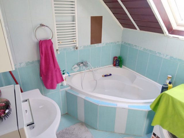 Eladó családi ház, Budaörsön 194.9 M Ft, 5 szobás