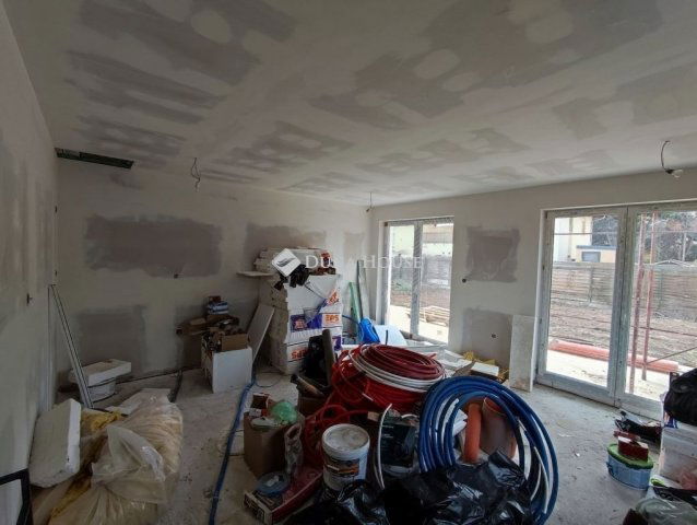 Eladó ikerház, Budapesten, XVIII. kerületben 125 M Ft, 5 szobás