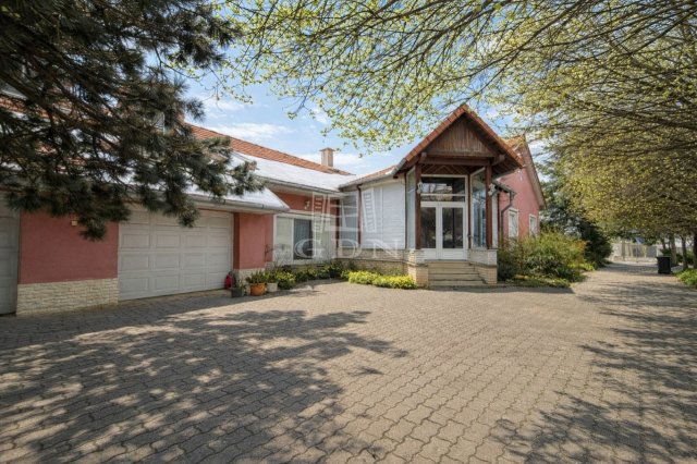 Kiadó családi ház, albérlet, Székesfehérvárott 400 E Ft / hó