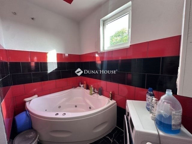 Eladó családi ház, Makón 64 M Ft, 4 szobás