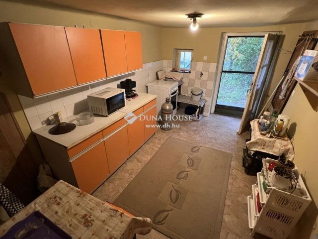 Eladó családi ház, Zámolyon 22 M Ft, 2 szobás