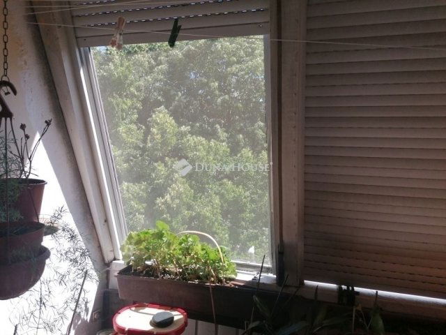 Eladó panellakás, Pécsett 44.9 M Ft, 3 szobás