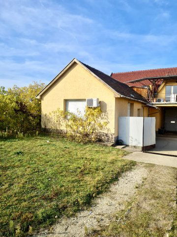 Eladó hotel, Taksonyon 320 M Ft, 15+2 szobás