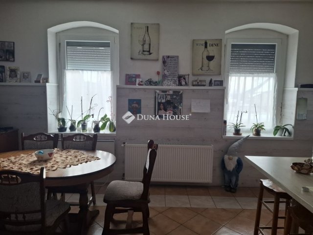 Eladó családi ház, Sumonyon 43 M Ft, 5 szobás