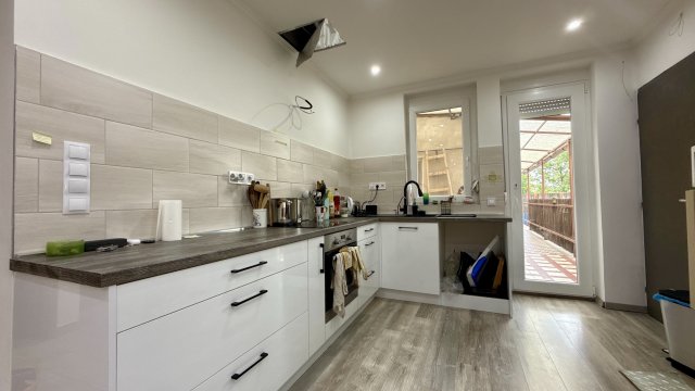 Eladó családi ház, Gyöngyöshalászon 89.9 M Ft, 4+1 szobás