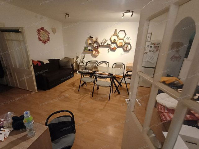 Eladó családi ház, Gyulán 30.2 M Ft, 3 szobás