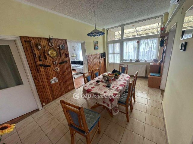 Eladó családi ház, Bakonykoppányban 52 M Ft, 3 szobás