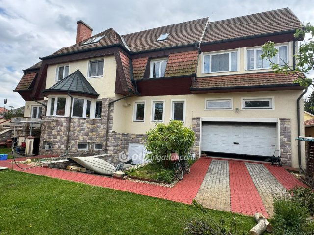 Eladó családi ház, Tiszafüreden 120 M Ft, 6+1 szobás