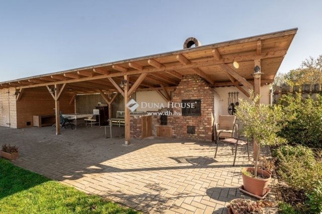 Eladó családi ház, Kecskeméten 185 M Ft, 7 szobás