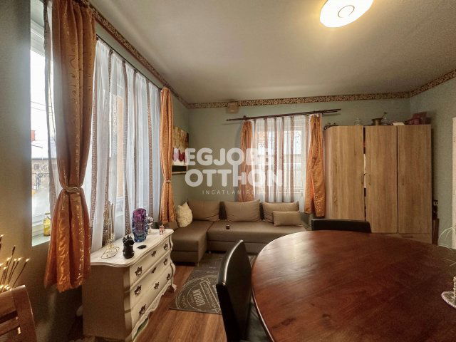 Eladó családi ház, Törtelen 16.5 M Ft, 2 szobás