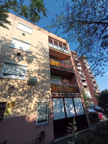Eladó téglalakás, Hatvanban 33 M Ft, 2 szobás