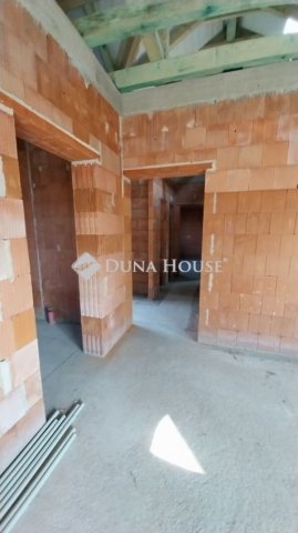 Eladó ikerház, Nagytarcsán 119.9 M Ft, 5 szobás