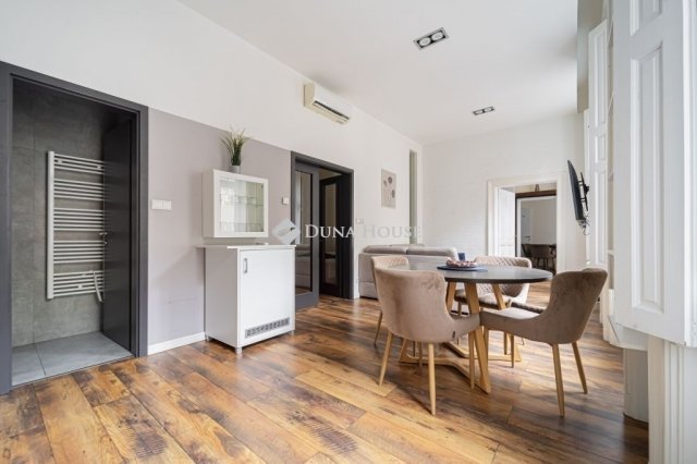 Eladó téglalakás, Budapesten, VI. kerületben 209 M Ft, 6 szobás