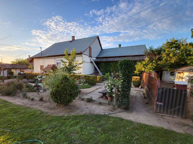 Eladó családi ház, Nagyecseden 21 M Ft, 4 szobás