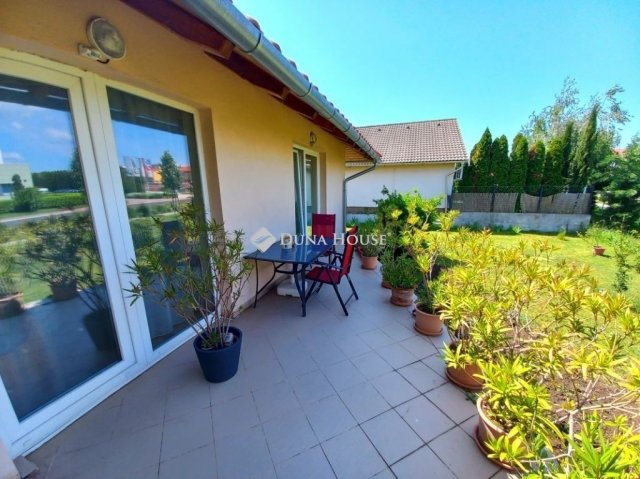 Eladó családi ház, Veszprémben 139.9 M Ft, 4 szobás