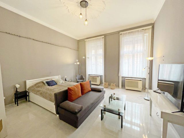 Kiadó téglalakás, albérlet, Debrecenben 225 E Ft / hó, 1 szobás