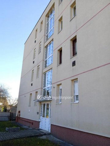 Eladó téglalakás, Veszprémben 55 M Ft, 2 szobás