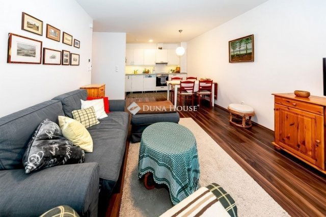 Eladó téglalakás, Siófokon 129 M Ft, 3 szobás