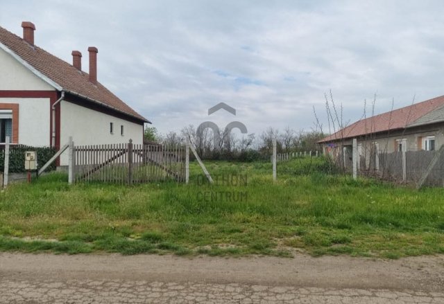 Eladó telek, Tiszaszőlősön 4.7 M Ft / költözzbe.hu