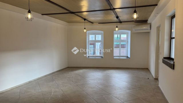Kiadó téglalakás, albérlet, Budakalászon 250 E Ft / hó