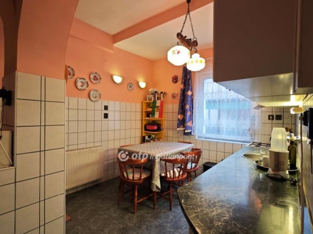 Eladó családi ház, Budapesten, XV. kerületben 139.9 M Ft