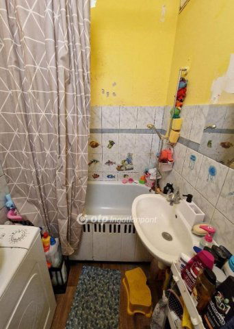Eladó panellakás, Miskolcon 23.99 M Ft, 2 szobás