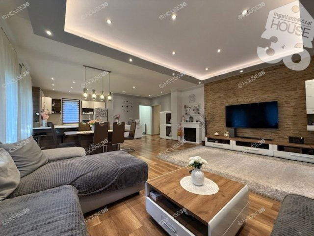 Eladó családi ház, Ballószögön 139.99 M Ft, 5 szobás