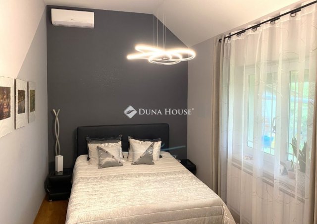 Eladó családi ház, Békéscsabán 150 M Ft, 5 szobás